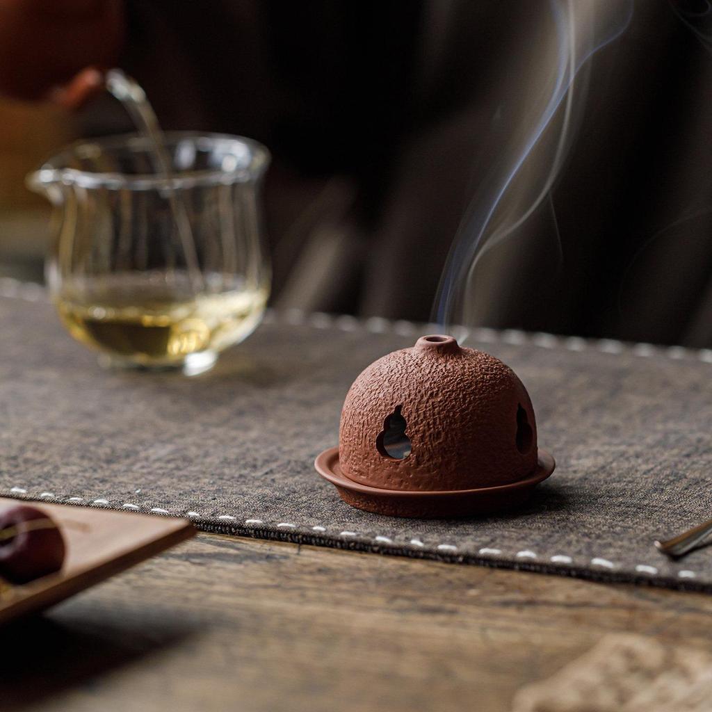 Guanlan Zisha Ceramic Incense Burner - Round Lid, Ideal for Sandalwood & Agarwood, Zen Tea Ceremony Ornament.