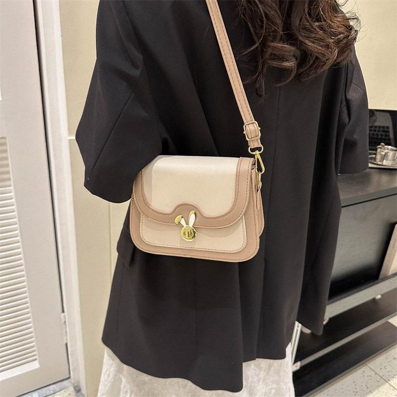 Feel the Small Bag, the New Women's Bag Is Trendy and Fashionable, and the Versatile Messenger Bag Is Now Popular for Shoulder Small Square Bags.
