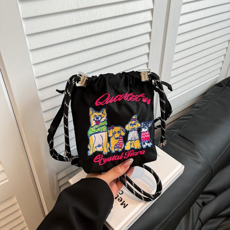 2025 New Japanese Embroidery Mobile Phone Bag Simple Bag Women's Fashion Versatile Portable Trend Messenger Shoulder Bag Women