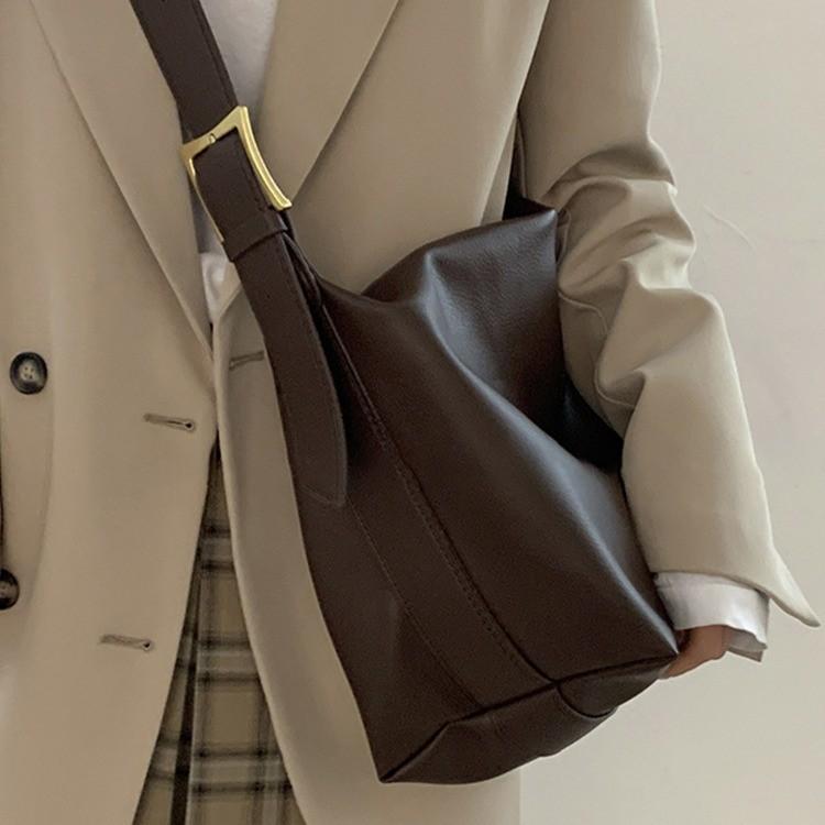 Pu Tote Bag For Women With Inner Zipper Pockets And Spacious Waterdrop Shape For Daily Use