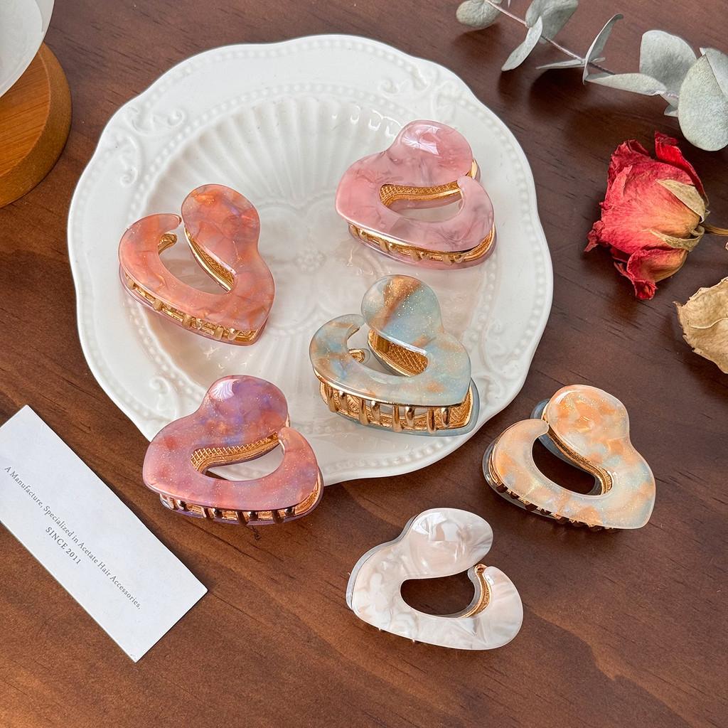 Trendy Geometric Design Hair Claw Clips In Multiple Colors Perfect For Fashionable Looks