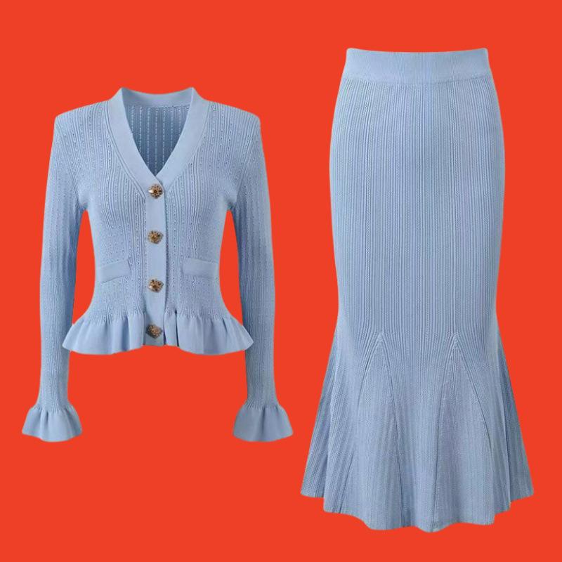 Autumn/Winter 2025 Waist-Cinching Flared Sleeve Knitted Top + Fishtail Coat Set