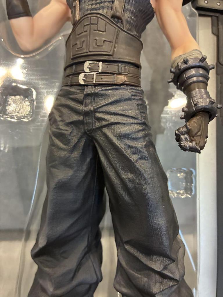 [USED] Final Fantasy 7 FF7 Cloud Static Arts