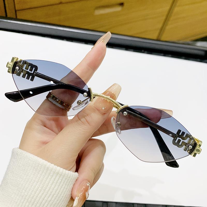 1/2Pcs Fashionable Polygonal Small Frame Retro Sunglasses For Women Metal Frameless Fashion Sunglasses 90292