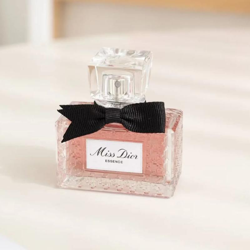 DIOR Miss Fragrance Lip Gloss Sample + Pink and Black Modern Cosmetic Bag Cosmetic Set Floral and Fruity Fragrance Parfum Jasmine Blackberry