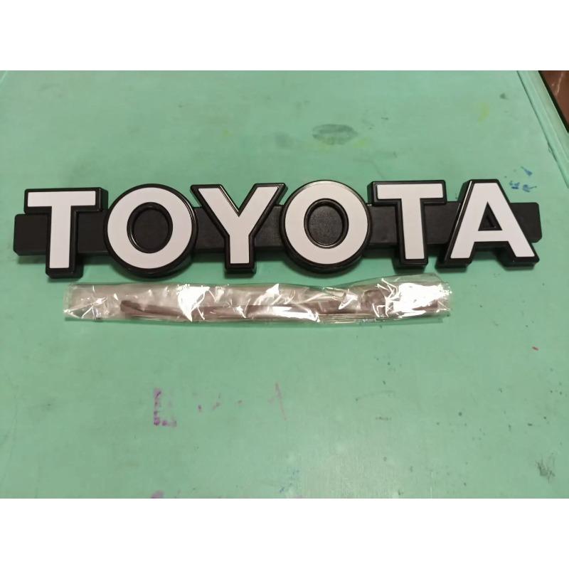 

1 шт. 38x6,5x1,5 см Сумісний для Toyota Wildlander, RAV4, Camry, Land Cruiser, RAV4 Передня решітка радіатора TOYOTA Ретро-емблема 38x6.5x1.5cm білий