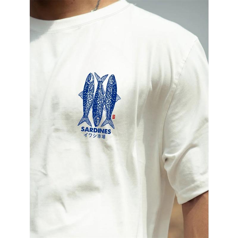 Una T-shirt Giapponese da Uomo con Fantasia di Sardine, Perfetta per un Look Estivo Comodo e Casual