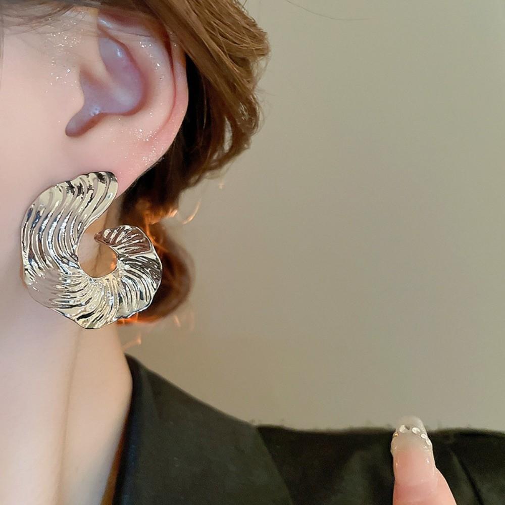 Exaggerated Large Metal Ear Studs Ear Jewelry Zinc Zinc Alloy Stud Earrings Ladies