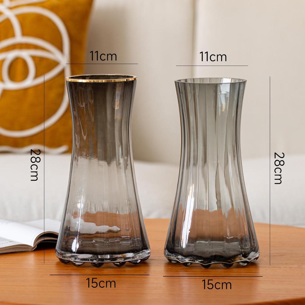 Elegant Small Glass Vase for Fresh Flowers - Perfect for Living Room or Dining Table Decor