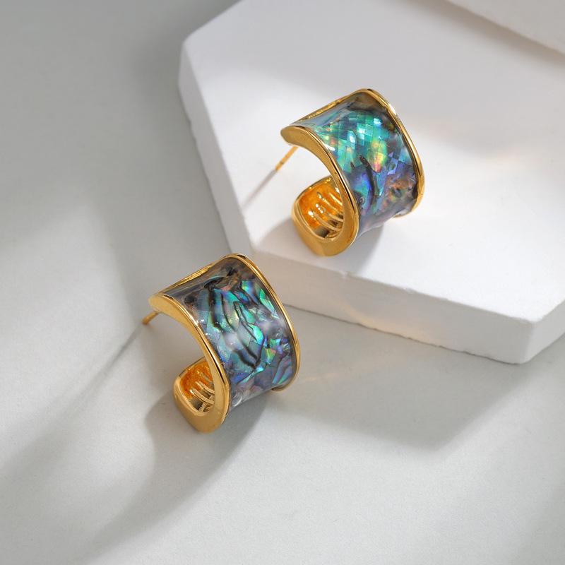 18K Gold Iridescent Shell C-Shaped Earrings: Geometric Niche Design for Women, High-End Autumn/Winter Jewelry