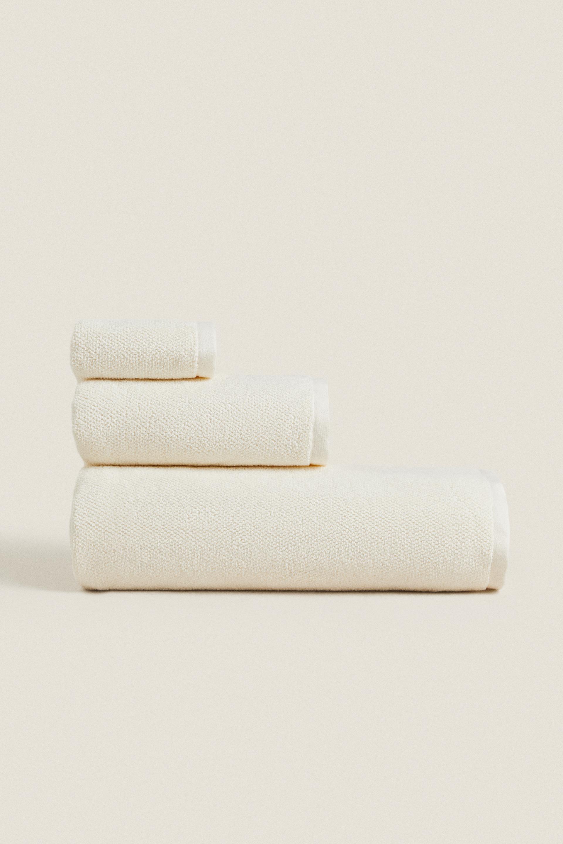 

ПОЛОТЕНЦЕ С ТЕКСТУРИРОВАННОЙ СТРОЧКОЙ РИСОВАЯ СТРОЧКА