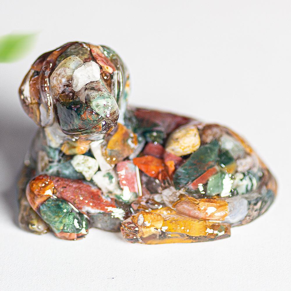 Resin Filled Natural Crystal Dog Figurine With Warm Heart Pet Decor For Gift Giving