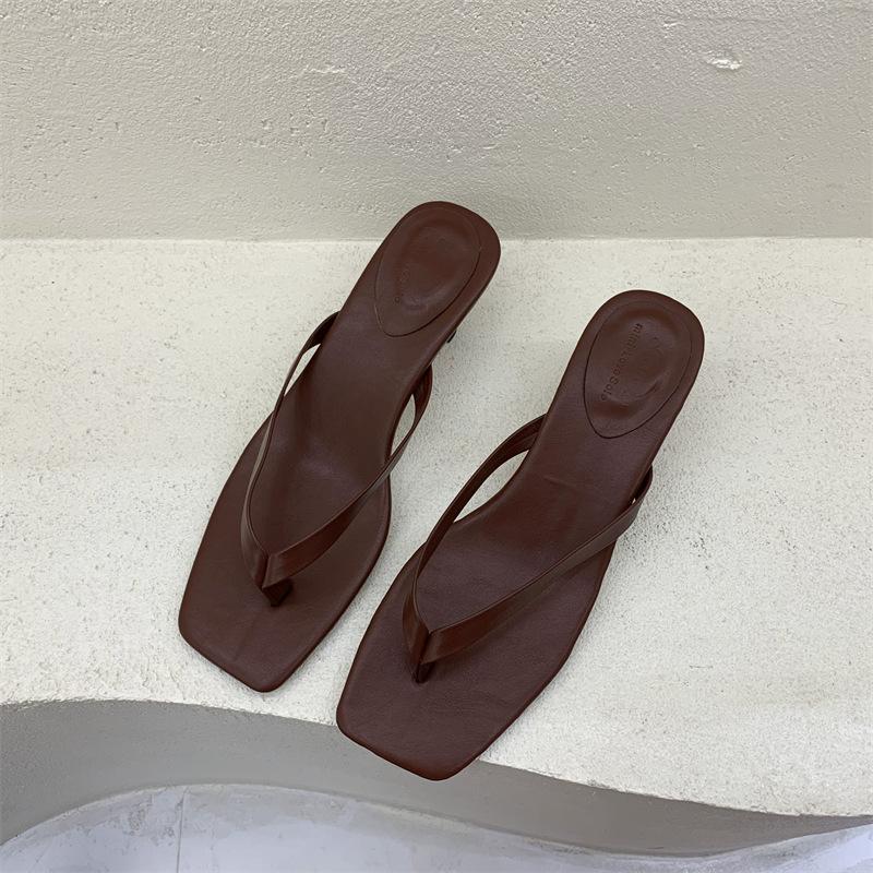 

Европейский и американский стиль, модные сандалии с открытым носком, женская уличная обувь, лето 2025, новинка, нишевые шлепанцы на тонком высоком каблуке для женщин 39