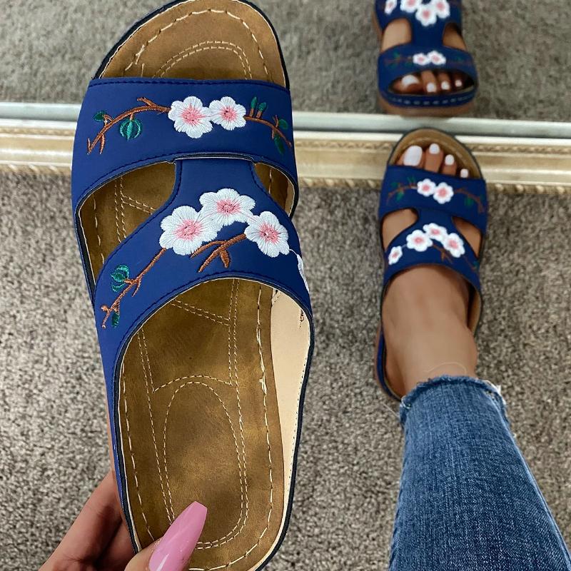 Women's Casual Slippers Fashion Hollow Flowers Wedge Sandals Outdoor Embroidered Platform Comfortable Beach shoes for women
