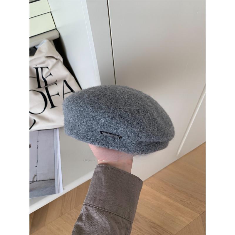 Metal Label Camel Hair Beret for Women Korean Style Autumn and Winter Woolen Beret Versatile Face Showing Small Retro Painter Hat