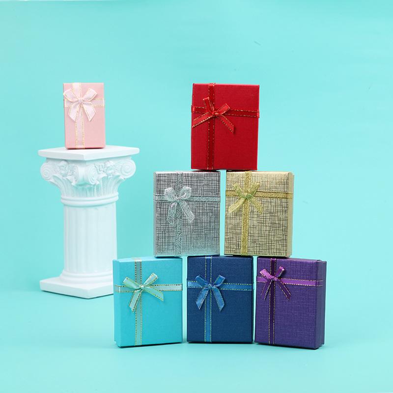 Gold-Edged Jewelry Gift Box: 7x9x2.8 Necklace Packaging