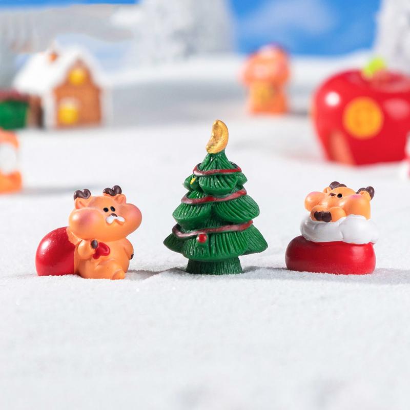 1Pc Christmas Deer Santa Claus Sled Tree Snowman Figurine Miniature Doll House Home Decor Children'S Landscape Decoration
