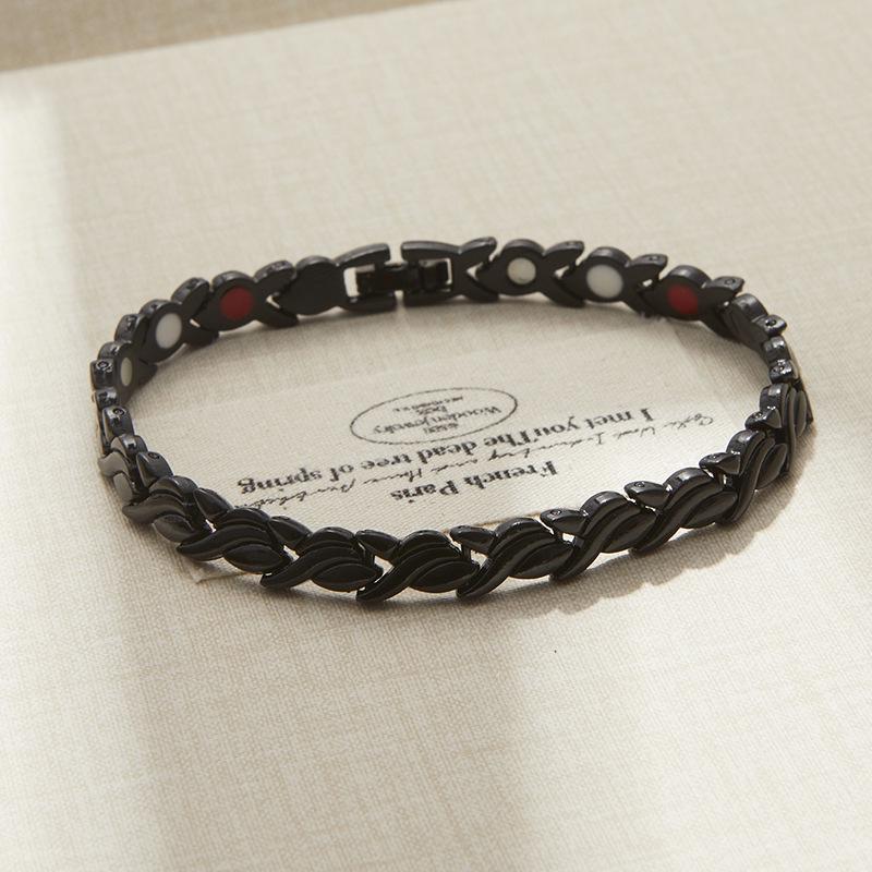 Adjustable Magnetic Rhinestone Bracelet: Trendy, Colorful, Detachable Fashion Accessory.