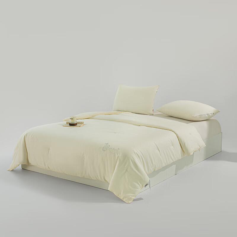 

Muji Thickened Mulberry Silk Blend Quilt