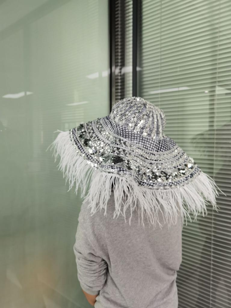 Cappello Sexy con Frange e Paillettes a Tesa Larga per Donna Ballerina da Club Cantante Performance sul Palco Accessori Cappelli da Festa Matrimonio Cappelli a Tesa Larga Morbidi