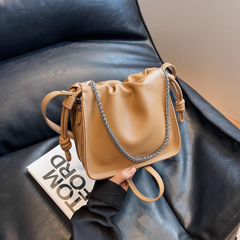 Fashion versatile chain small bag women's new pleated cloud small square bag 2025 autumn and winter niche shoulder bag