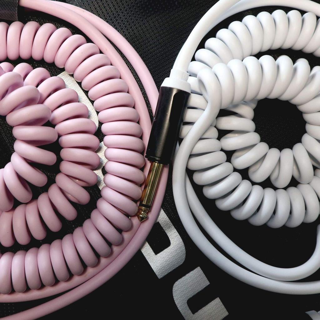 Aestivate Guitar Coiled Cable, Bass Shielded, Curled Cord with 6.35mm Stereo Plug, 5m (White)
