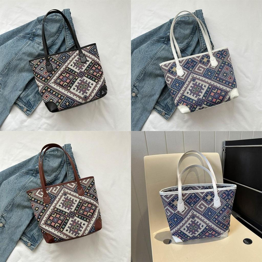 Chic Large Capacity Canvas Tote Bag For Women Fashionable Shoulder Bag With Zipper