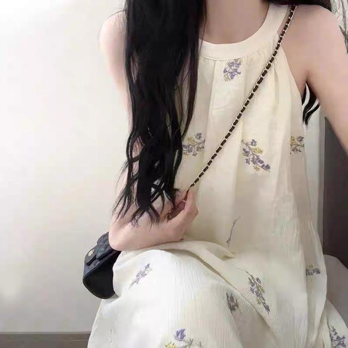 Small fresh Mori embroidered neck dress women's summer small temperament seaside vacation sleeveless floral dress