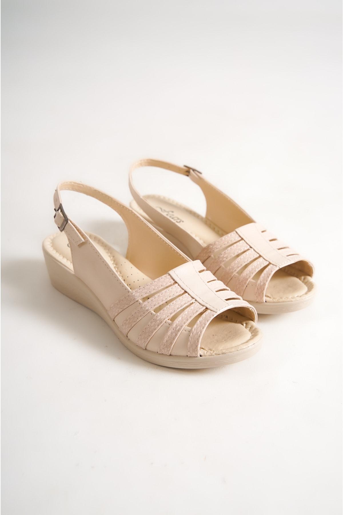 

Женские повседневные сандалии 38