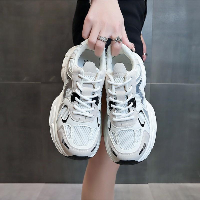 Lightweight and breathable women's shoes 2025 autumn new Korean version of fashion casual sports shoes popular versatile platform dad shoes