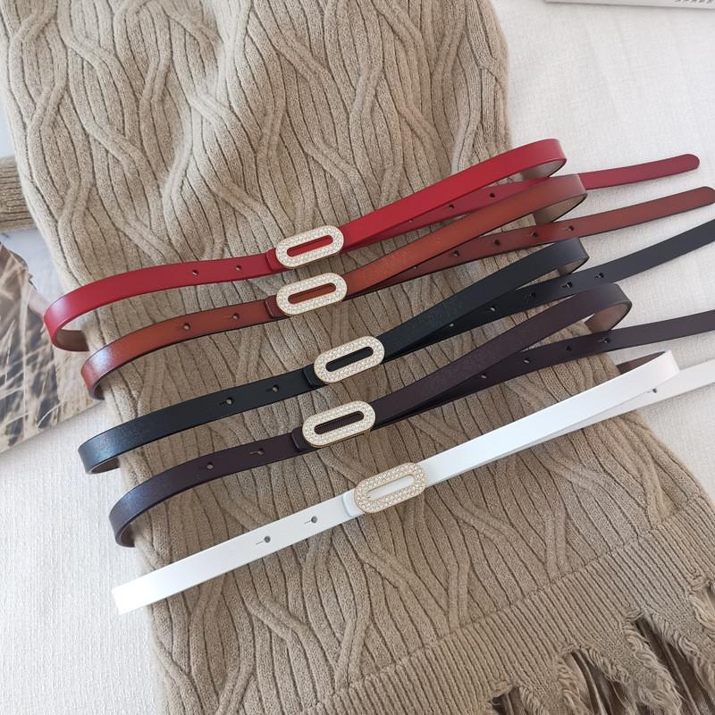 Fashionable Leather Dress Belt With Metallic Buckle For Stylish Winter Layering