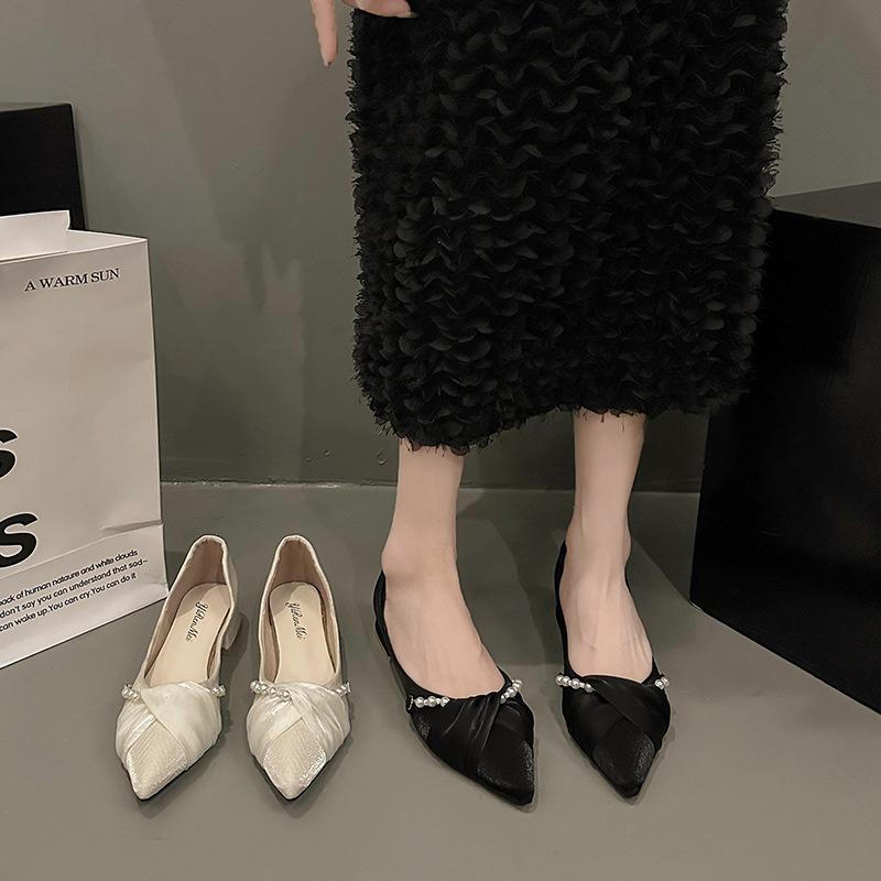 Pearl bow pointed soft sole ladyshoes single shoes women's spring and summer new versatile light mouth gentle shoes