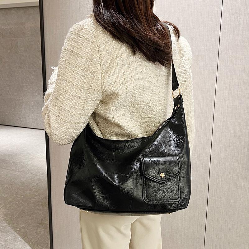 Large-capacity Retro Bag Women's Spring New Versatile Foreign Style Niche Trendy Texture Oily Leather Shoulder Messenger Bag