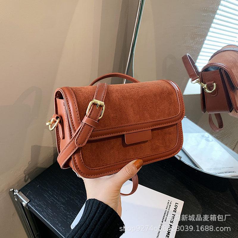 This year's popular niche design fashionable small bag women's 2025 new trendy retro suede messenger small square bag