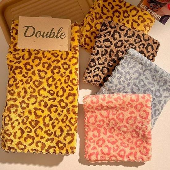 Leopard Print Coral Fleece Face Towel 30x30 cm - Absorbent & No Shedding