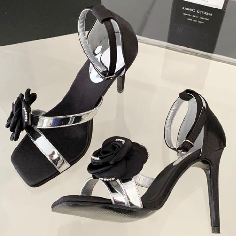 Fashion Luxury Rose Decoration Women Sandals Square Toe Belt Buckle Open Toe Heels Summer Fashion Ankle Strap Thin Heeled Slide Sandals