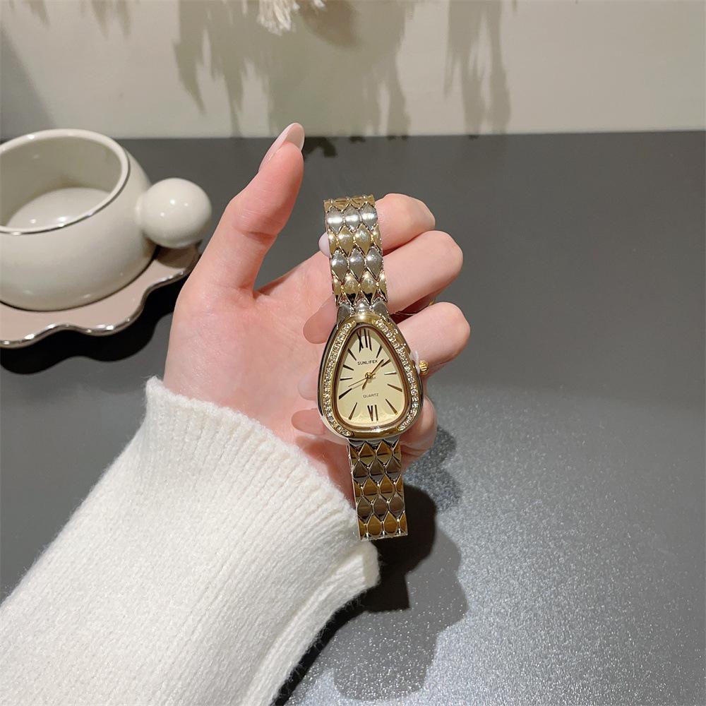 Serpentine Quartz Women s Exquisite Diamond-encrusted Watch Women s Watch