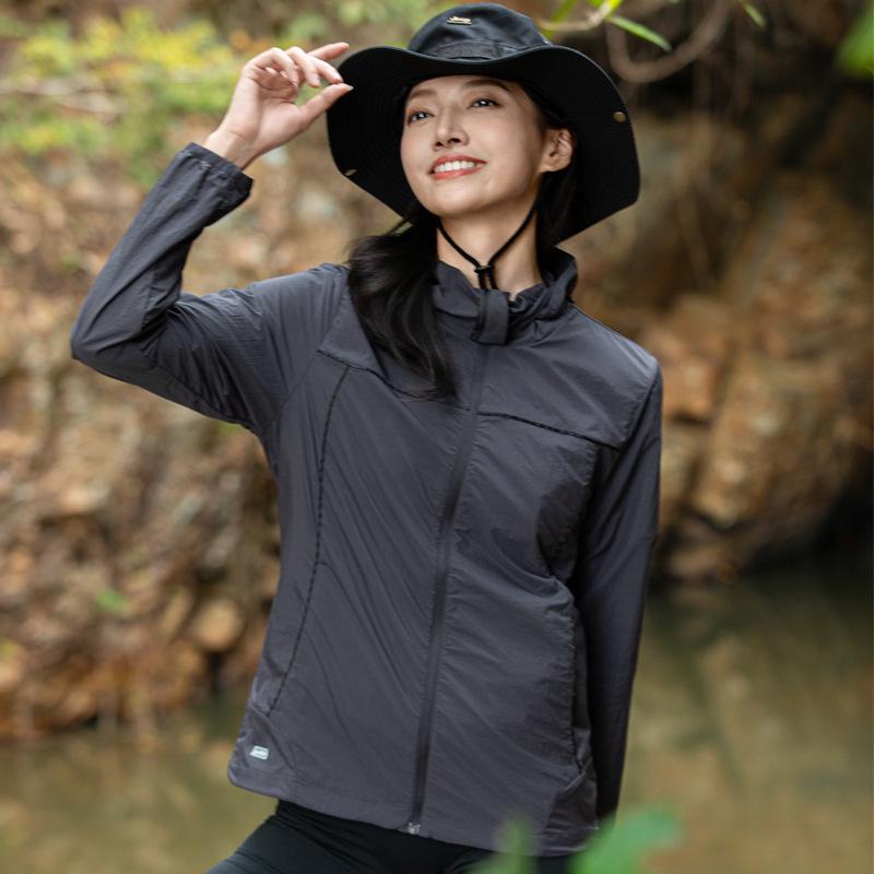

Women s Lightweight UV-Resistant Packable Summer Jacket: Breathable, Water-Repellent, Ice-Feel Fabric. Large