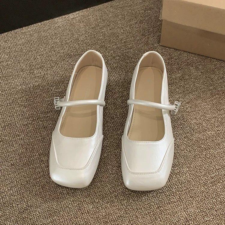 Square head shallow mouth single shoes women's autumn fashion new French versatile soft sole retro Doudou Mary Jane shoes small leather shoes