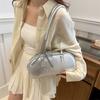 Retro underarm bag women's 2025 summer new simple fashion shoulder bag niche large-capacity portable commuter bag