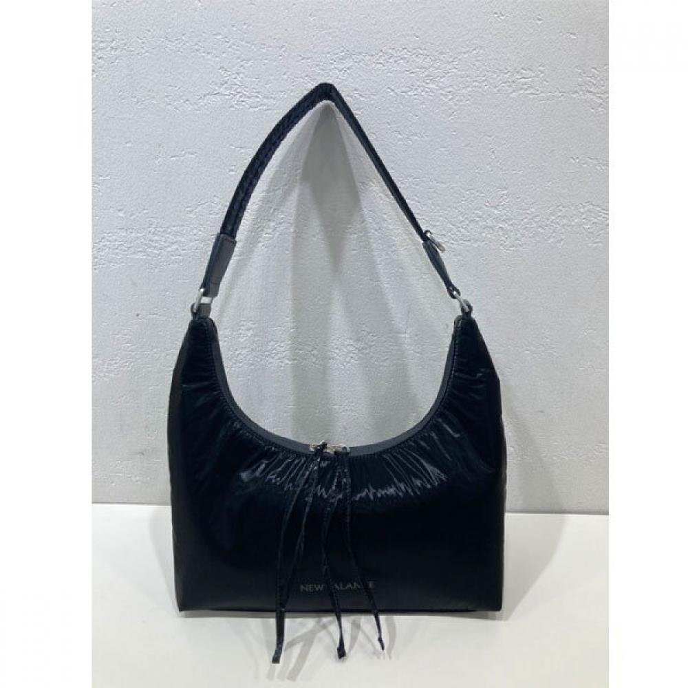 

New Balance Glossy Tassel Mini Hobo Bag Nbgcfsw106 Dst Black (69)DST BLACK/free