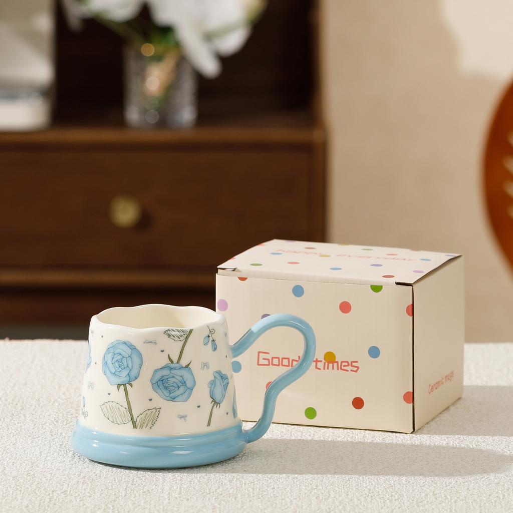 Household small flower belt handle girls mug large capacity small fresh ceramic cup cute household set water cup gift