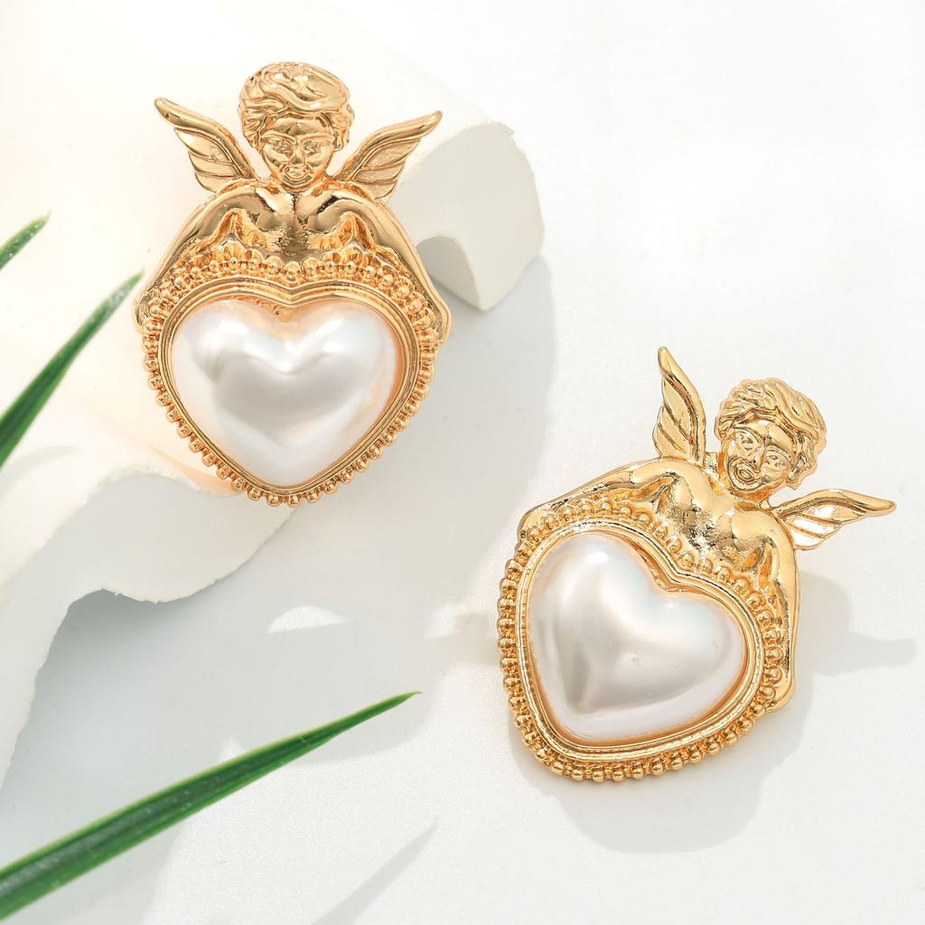 Court Style Personality Retro Creative Design Stud Earrings French Temperament Ins Angel Baby Inlaid Imitation Pearl Earrings