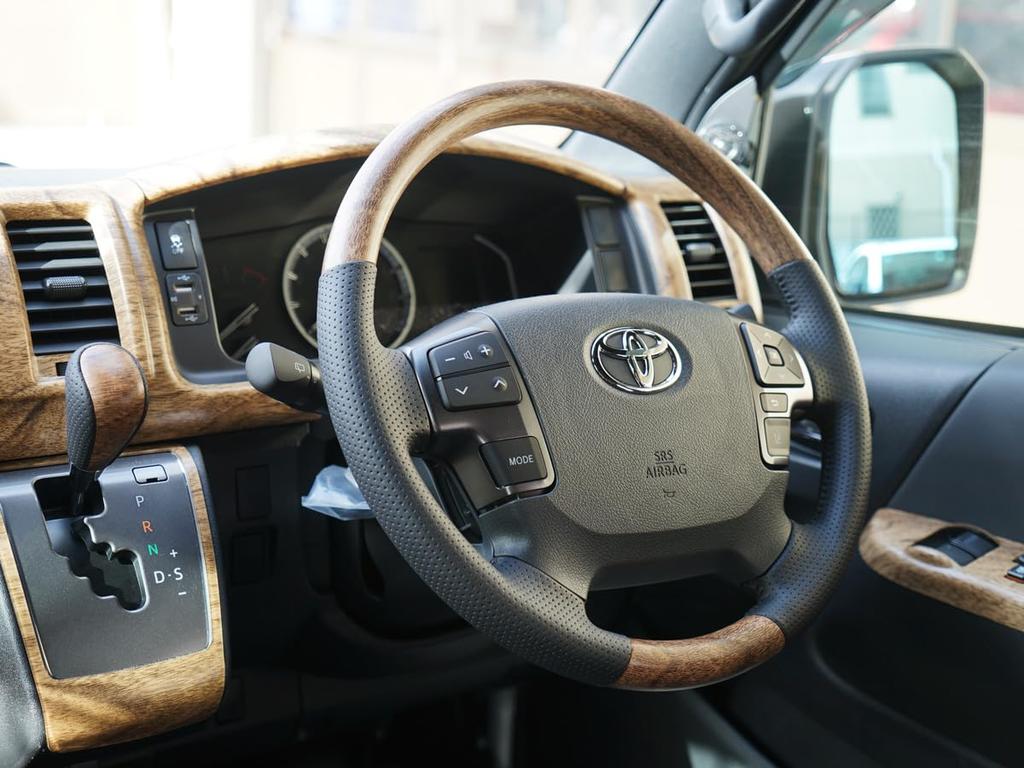 TRISTAR'S Standard Steering Wheel and Shift Knob Set for Toyota Hiace 200 Series (4th, 5th, 6th, 7th, and 8th Generation) (Classic Wood/Natural Wood)