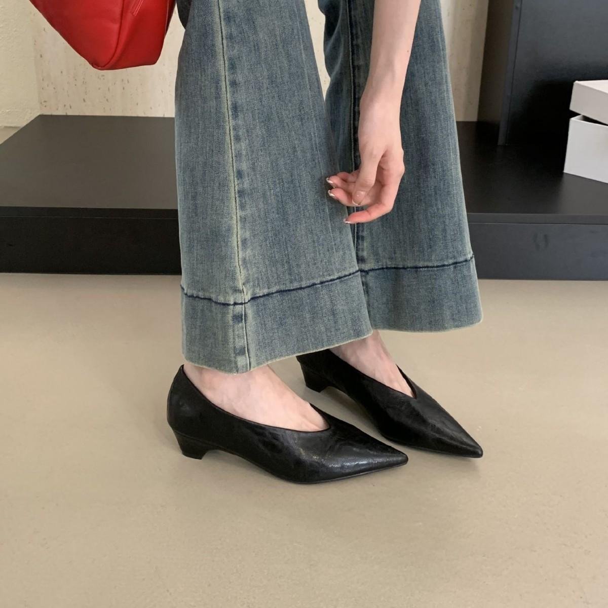 

Pointed soft skin shallow mouth grandma boat 2025 autumn new shoes flat sole single shoes soft sole ladyshoes women s black versatile 39 красный