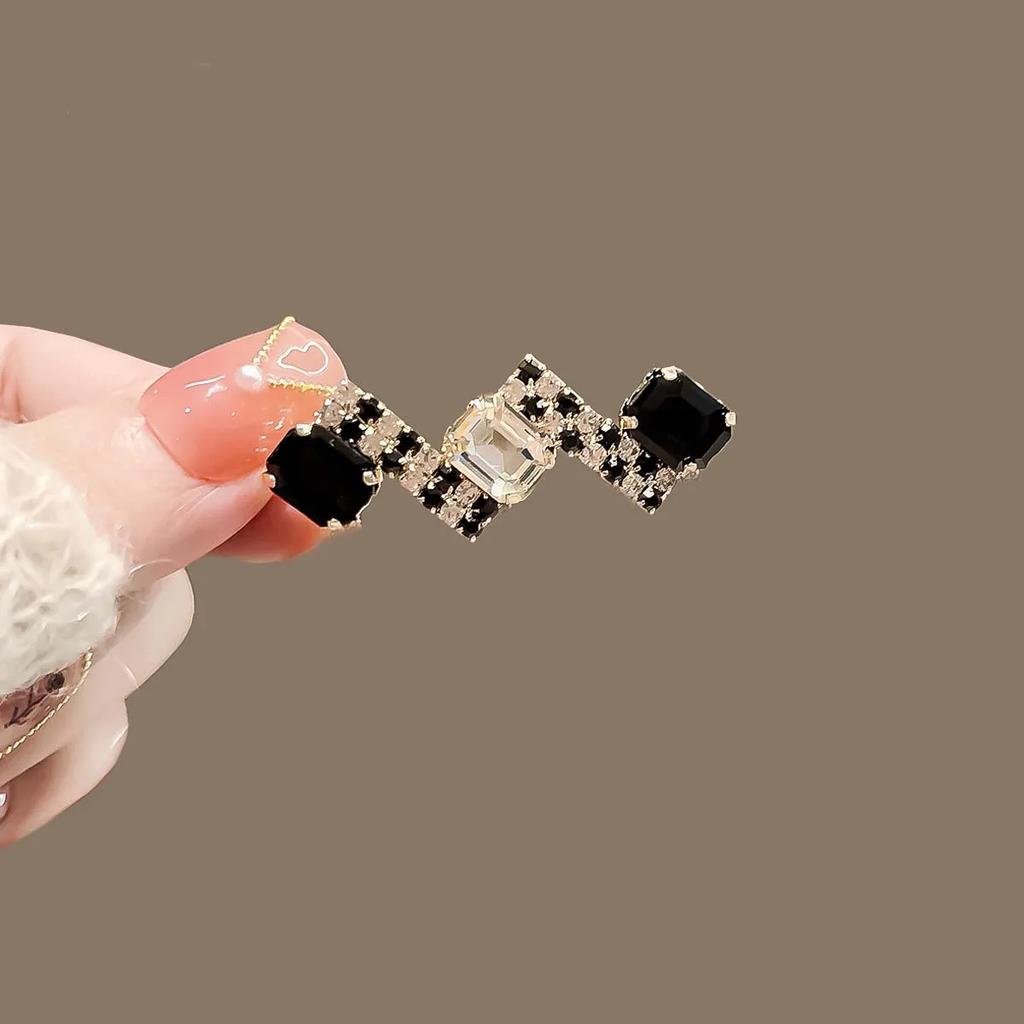 Geometric White Black CZ Zircon Crystal Brooches for Women Rhinestone Metal Pins Clothing Jewelry Accessories