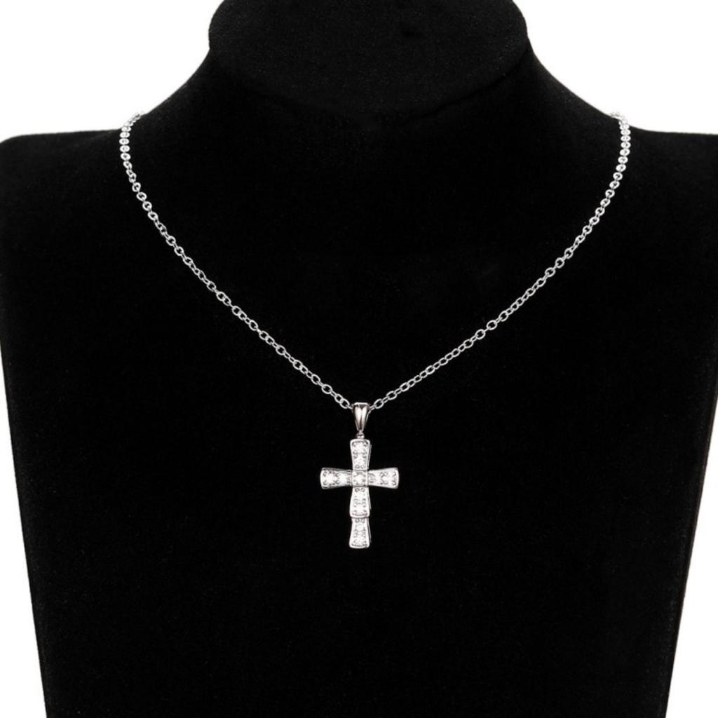 Women Sparkling Stone Cross Pendant Necklace Elegant Minimalist Faith Inspired Chain