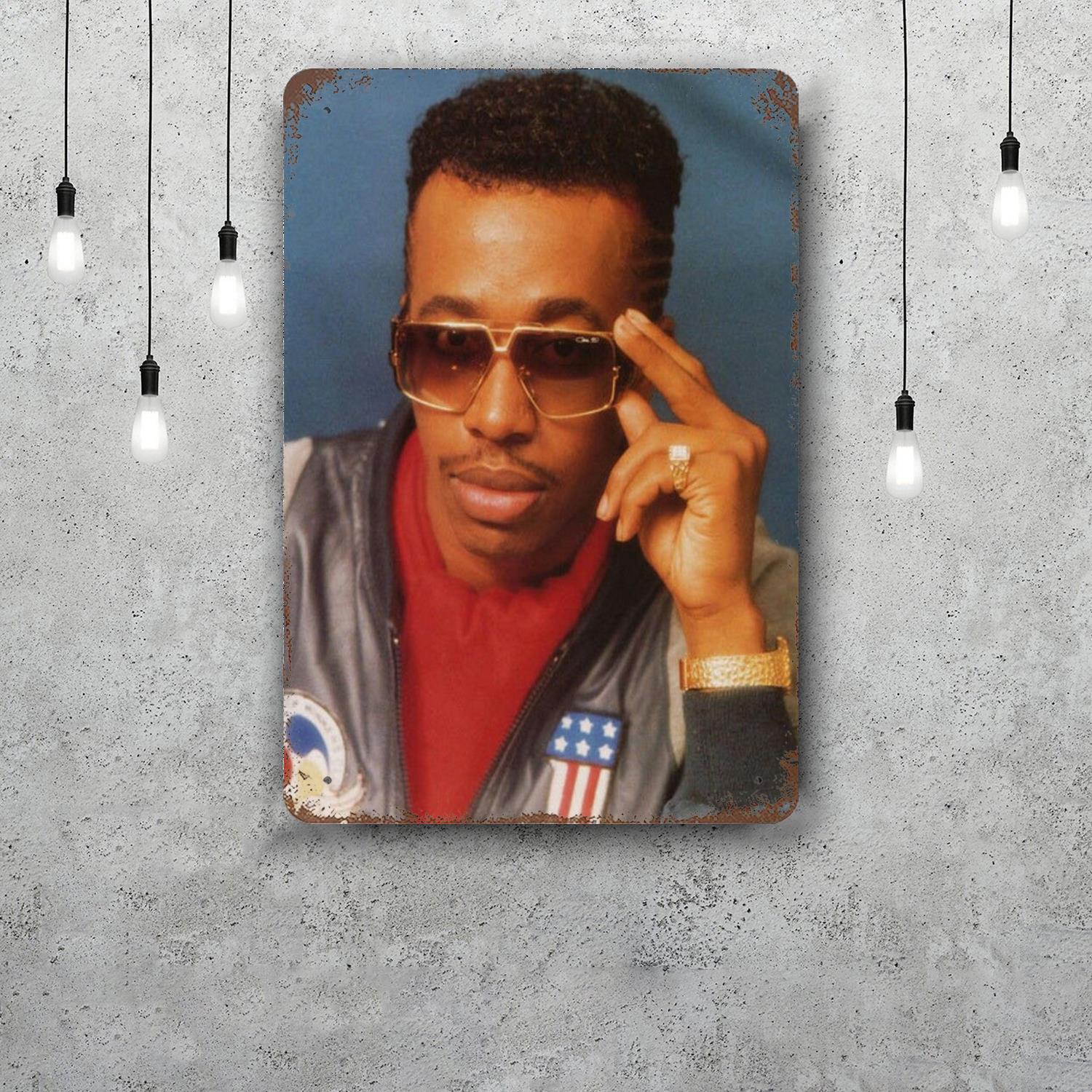 

MC Hammer Vintage Tin Sign Home Decor Wall Decor Art Wall Mural Room Decoration Decor Retro Metal Sign Plate Bar Posters 20x30cm（7.8x11.8inch）