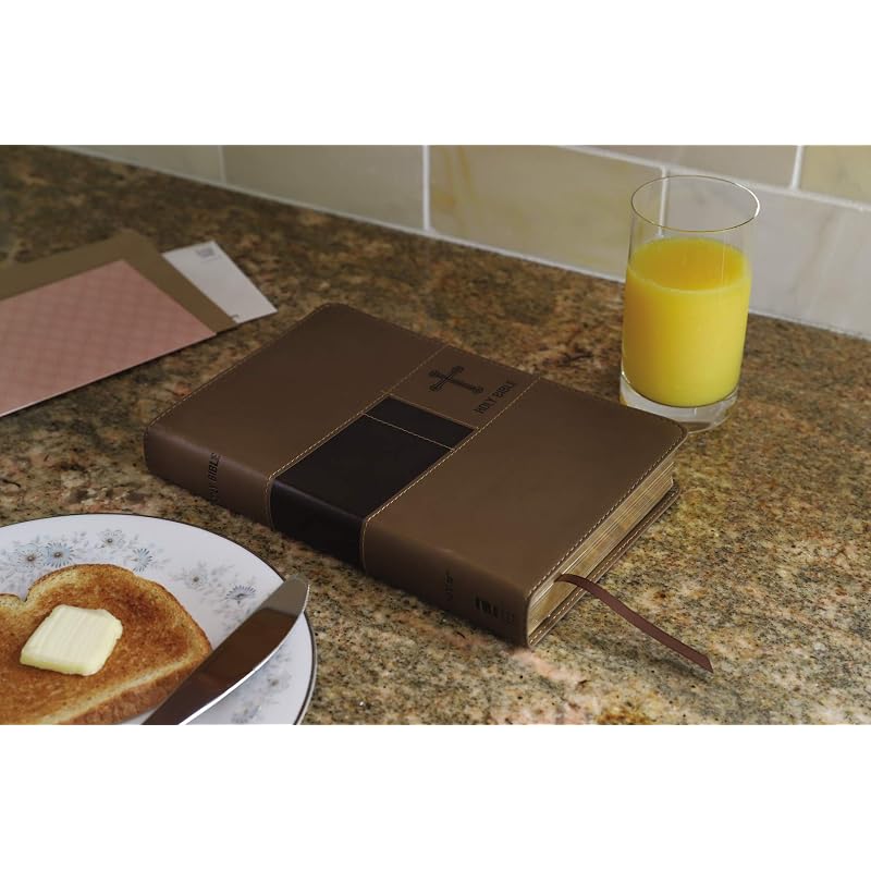 NIV, Premium Gift Bible, Leathersoft, , Letter, Comfort Print: The Perfect Bible for Any GiftGiving Occasion