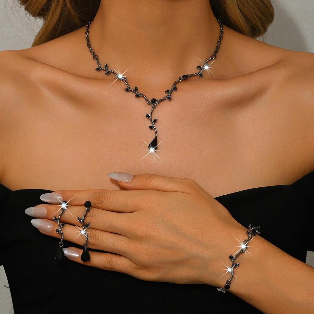 Elegant Rhinestone Floral Jewelry Set: European & American Bride Necklace & Earrings for High-End Parties